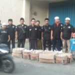Ramadhan Ceria, Anggota Media Laskar News Bagi - Bagi Takjil Ke Pengguna Jalan