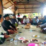 Doa Tahlil Haul Pendiri Pondok Pesantren Nadwatul Ishaqiyah Rkh Hasyim Bin Rkh Munir Ke 51, Nyai Hj Siti Asia Binti Rkh Nahrawi Ke 26, Rkh H Faisol Bin Rkh Hasyim Ke 2 di Desa Jambu Burneh Bangkalan Madura
